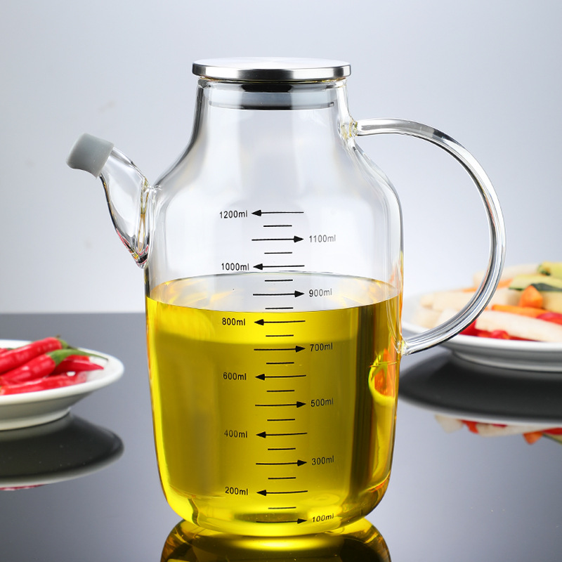 Dá se skleněná láhev na olej snadno čistit?